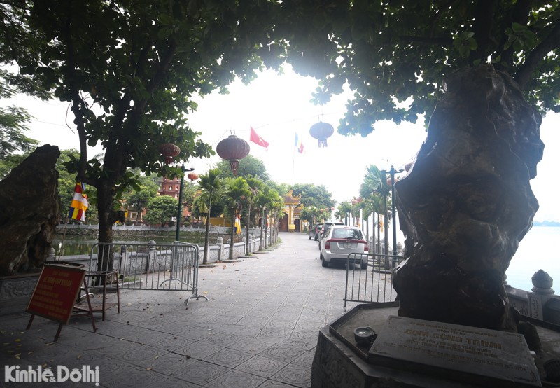 Ha Noi: Chua chien dong cua, tinh lang chua tung thay trong ngay Ram thang 7-Hinh-7