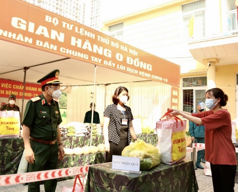 Ha Noi: Am tinh quan dan tu ''Gian hang 0 dong'' cua nguoi linh-Hinh-7