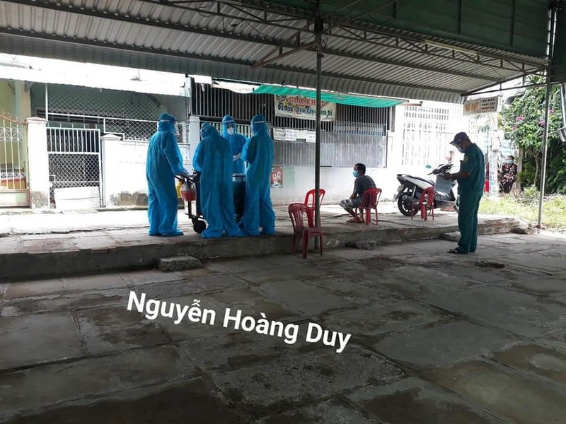 Xe ban hang rong bi trung dung de xet nghiem luu dong cuc doc-Hinh-6