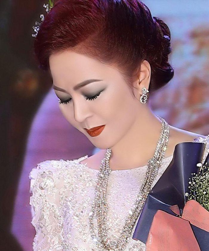 Ba Phuong Hang bat ngo “lat keo” sau tuyen bo dung livestream-Hinh-5
