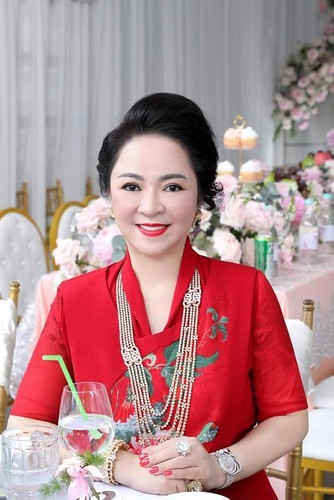 Ba Phuong Hang tung anh cuc hiem dip sinh nhat 