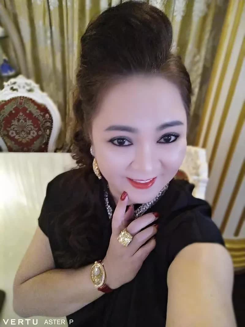 Selfie tram cai nhu mot, ba Phuong Hang tung duoc “cau IT” gop y-Hinh-4