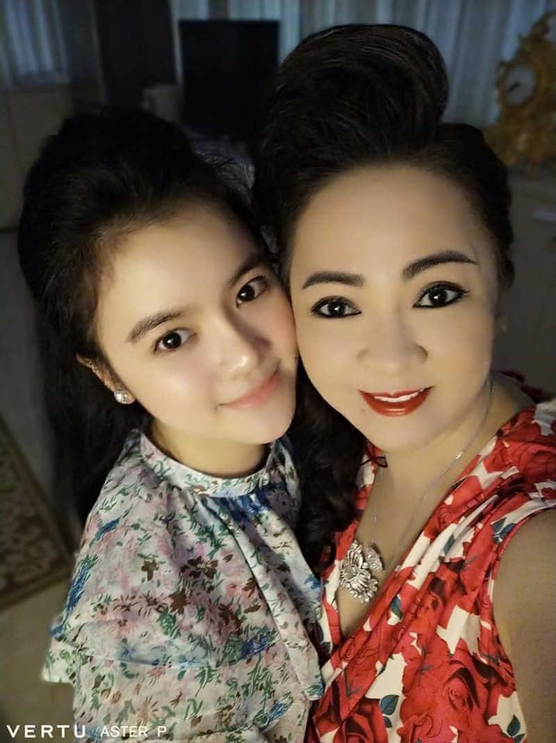Selfie tram cai nhu mot, ba Phuong Hang tung duoc “cau IT” gop y-Hinh-7
