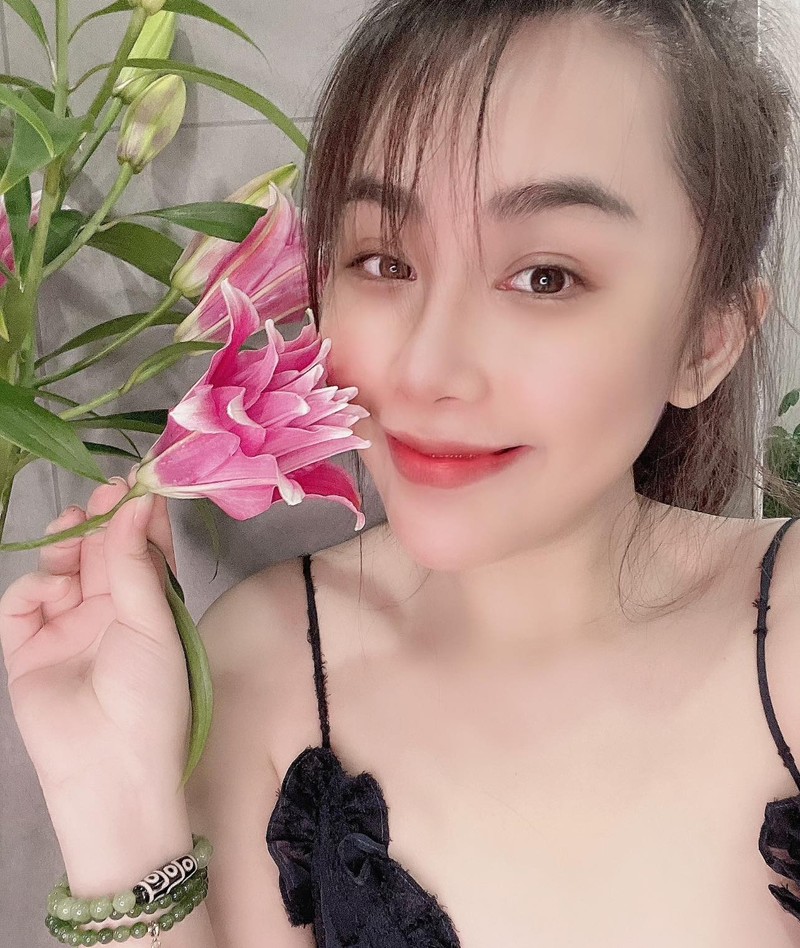 Xon xao thong tin nu nha van tre bi to quyt tien ho hang-Hinh-11