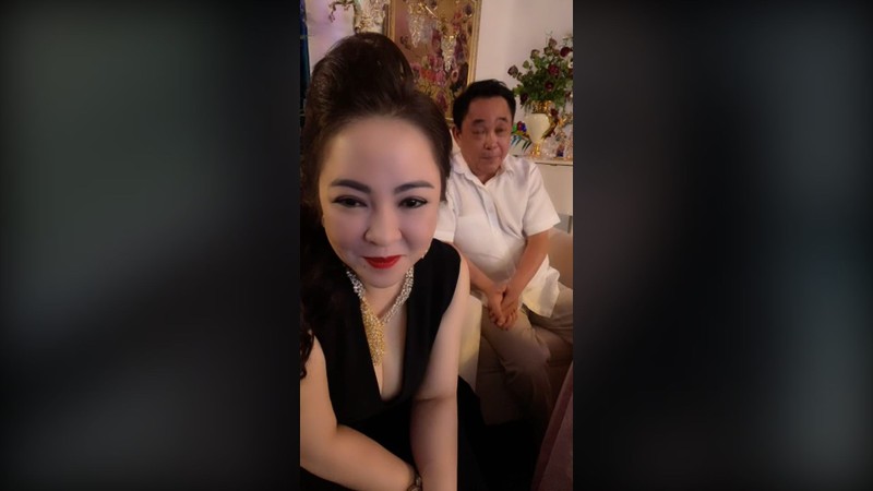 Ba Phuong Hang lam netizen thich thu voi “ro” bieu cam la-Hinh-5