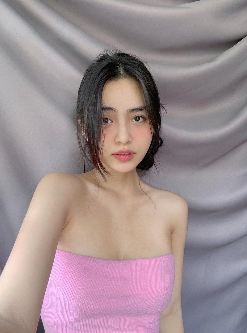 Hot girl co vong eo nhin la me, thuong xuyen bi nham con lai-Hinh-2