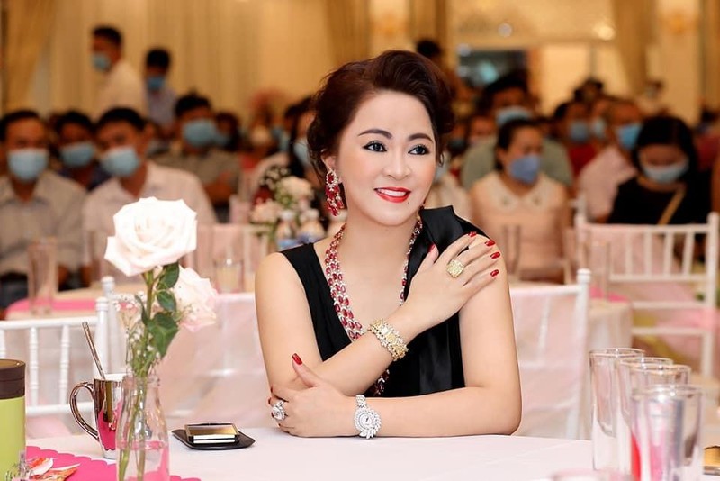 “Dot nhap” kho anh cua ba Phuong Hang, netizen thich thu dieu nay-Hinh-9