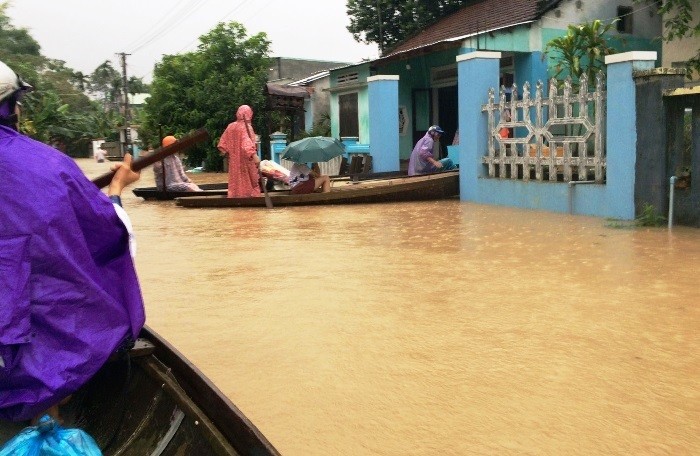 Du bao thoi tiet 11/11: Ha Noi van ret 15 do, mien Trung mua trien mien