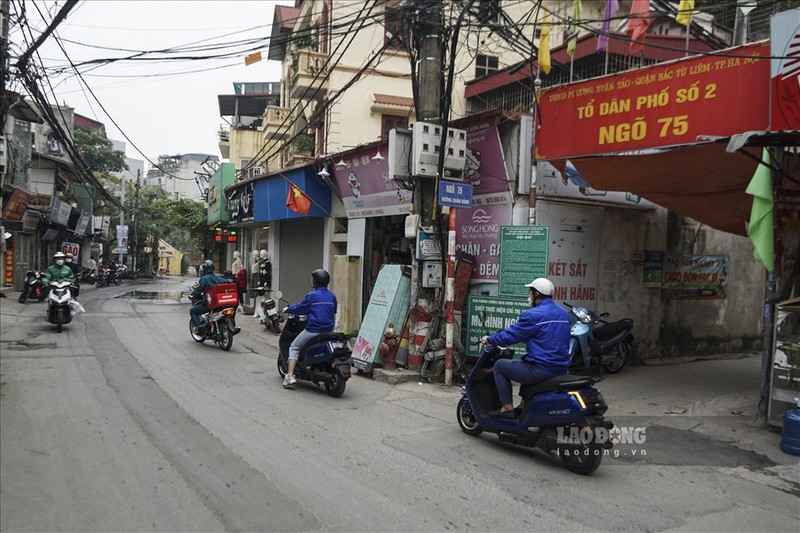 Ha Noi: Xe may gan tu thuoc luu dong khap ngo ngach ho tro F0, F1 tai nha-Hinh-12