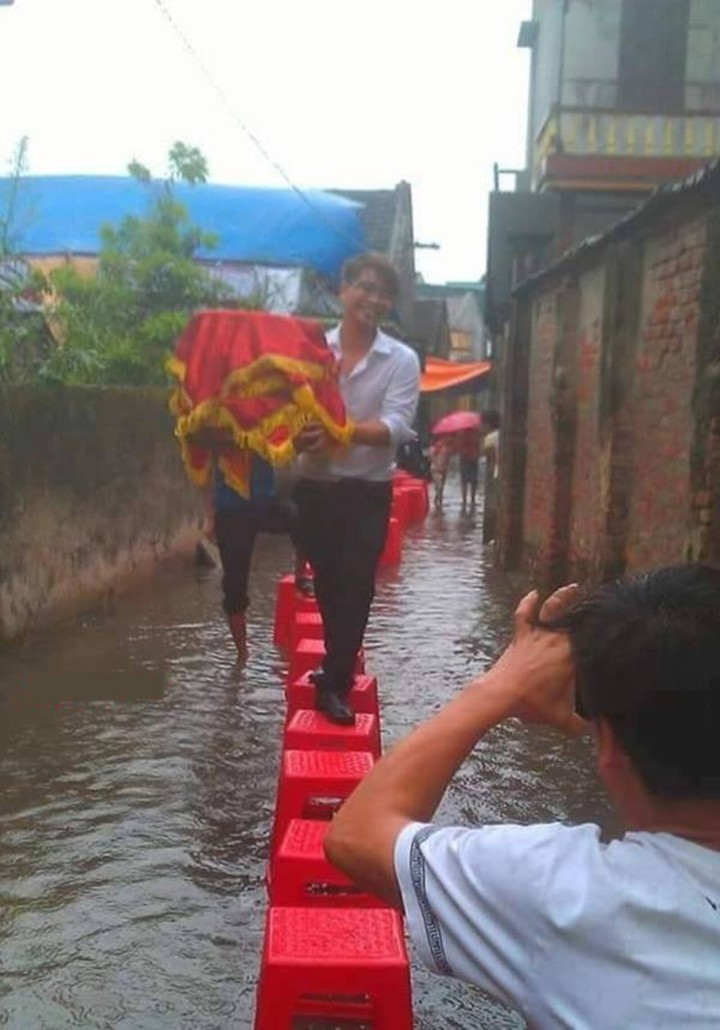 1001 canh ruoc dau sieu hai huoc trong dam cuoi mua mua lut-Hinh-3