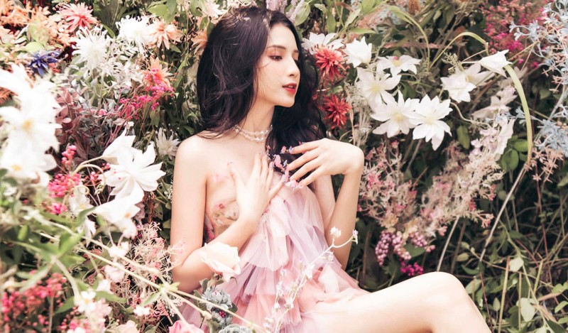 Nhung hot girl tuoi Dan vuong lum xum, netizen lac dau ngan ngam