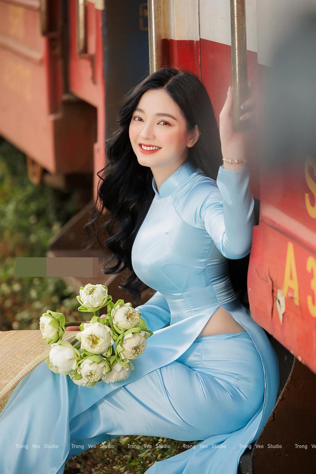 “Thien than ao dai” xinh dep, so huu so do 3 vong an tuong-Hinh-2