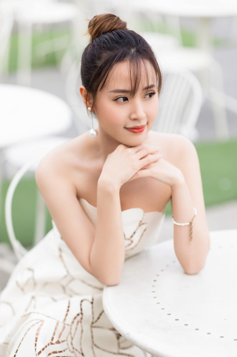 Dang anh khoe eo, “ngoc nu” Midu lai gay chu y vi dieu nay-Hinh-12