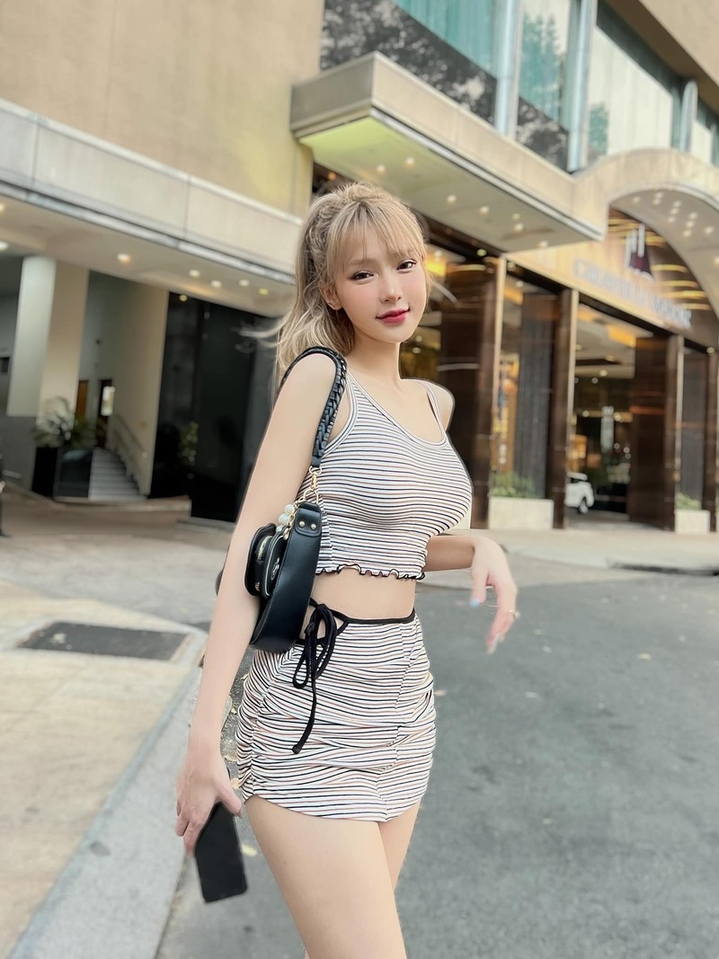 Hot girl chuyen gioi menh danh “Lisa phien ban Viet” khien netizen me man-Hinh-3