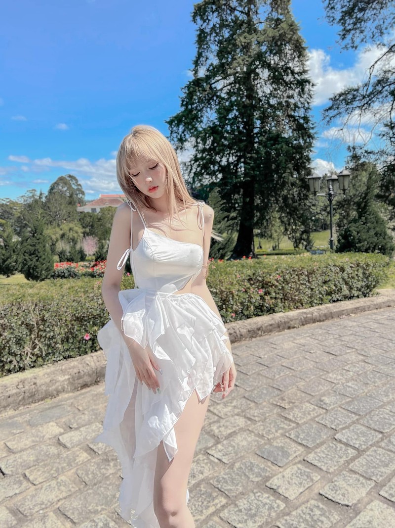 Hot girl chuyen gioi menh danh “Lisa phien ban Viet” khien netizen me man