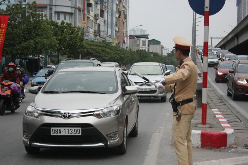 Nguoi dan doi mua ret tro ve Thu do sau Tet Nguyen dan-Hinh-18