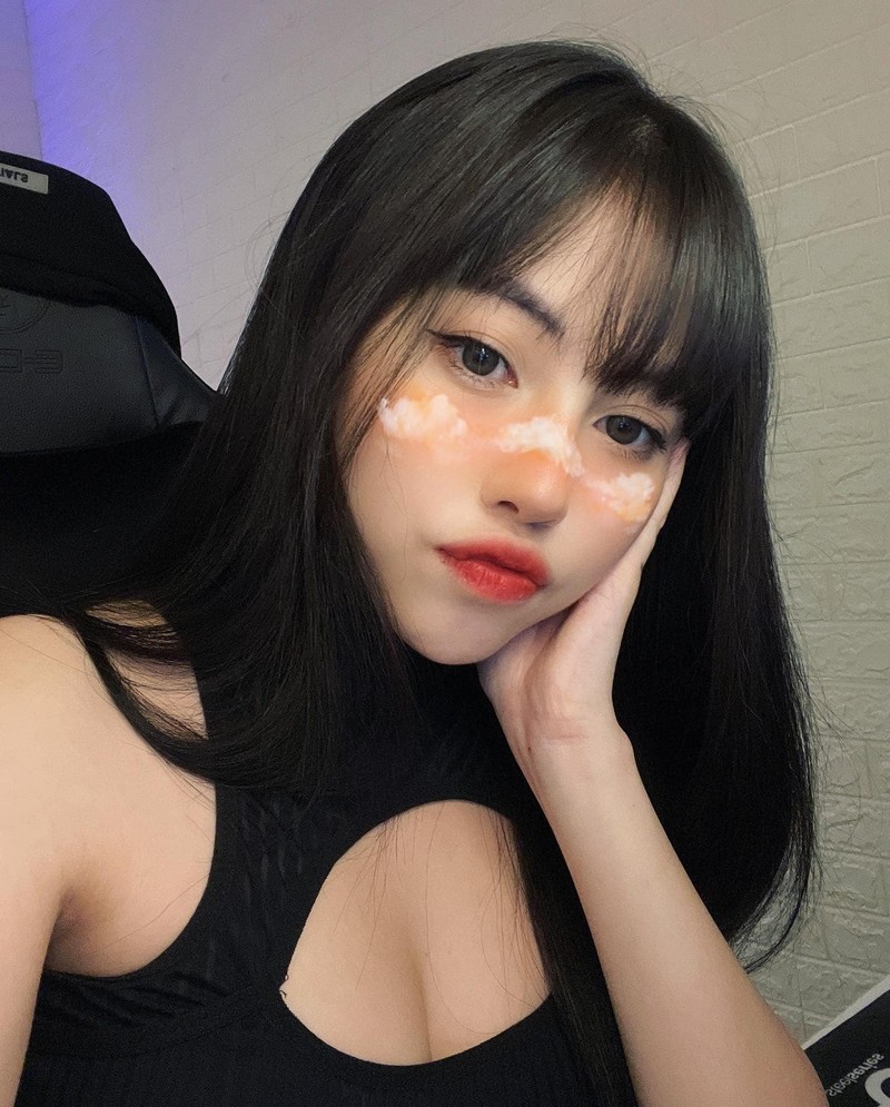 Hau chia tay, nu streamer Viet an mac “ho bao” khien fan do mat-Hinh-8