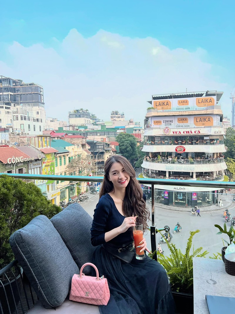 Dang anh di “quay”, nu phu Ve nha di con bi netizen chi trich-Hinh-7