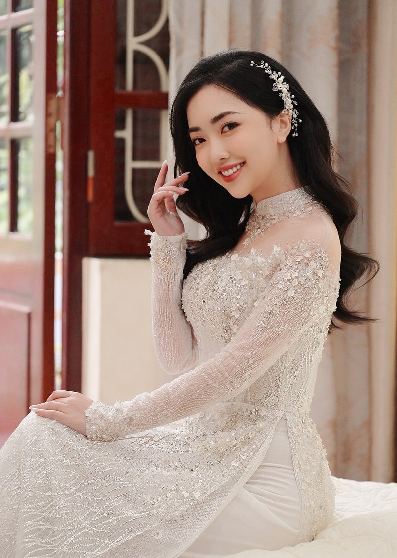 He lo anh cuoi, ban gai Ha Duc Chinh xuat hien cuc xinh dep-Hinh-5