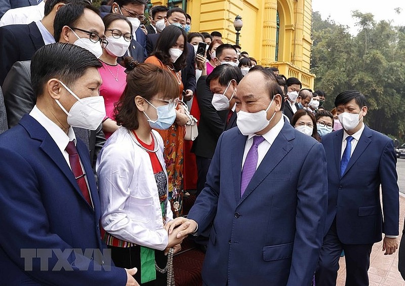 Chùm ảnh: Chủ tịch nước Nguyễn Xuân Phúc gặp mặt cán bộ y tế tiêu biểu toàn quốc