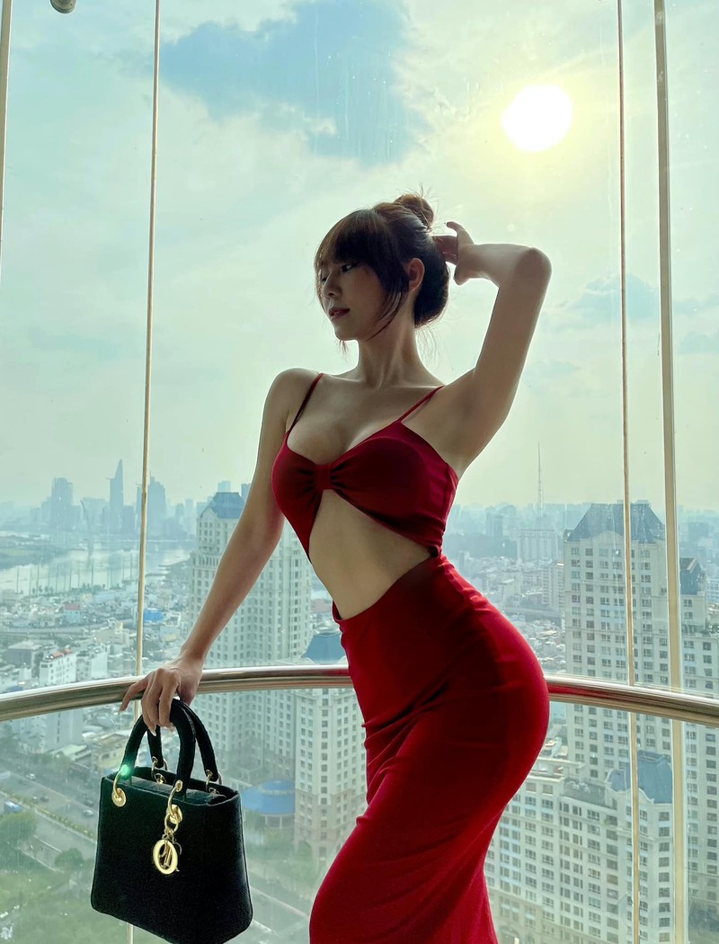 Danh tinh hot girl TikTok co man tu khui nhan sac tren truyen hinh-Hinh-10