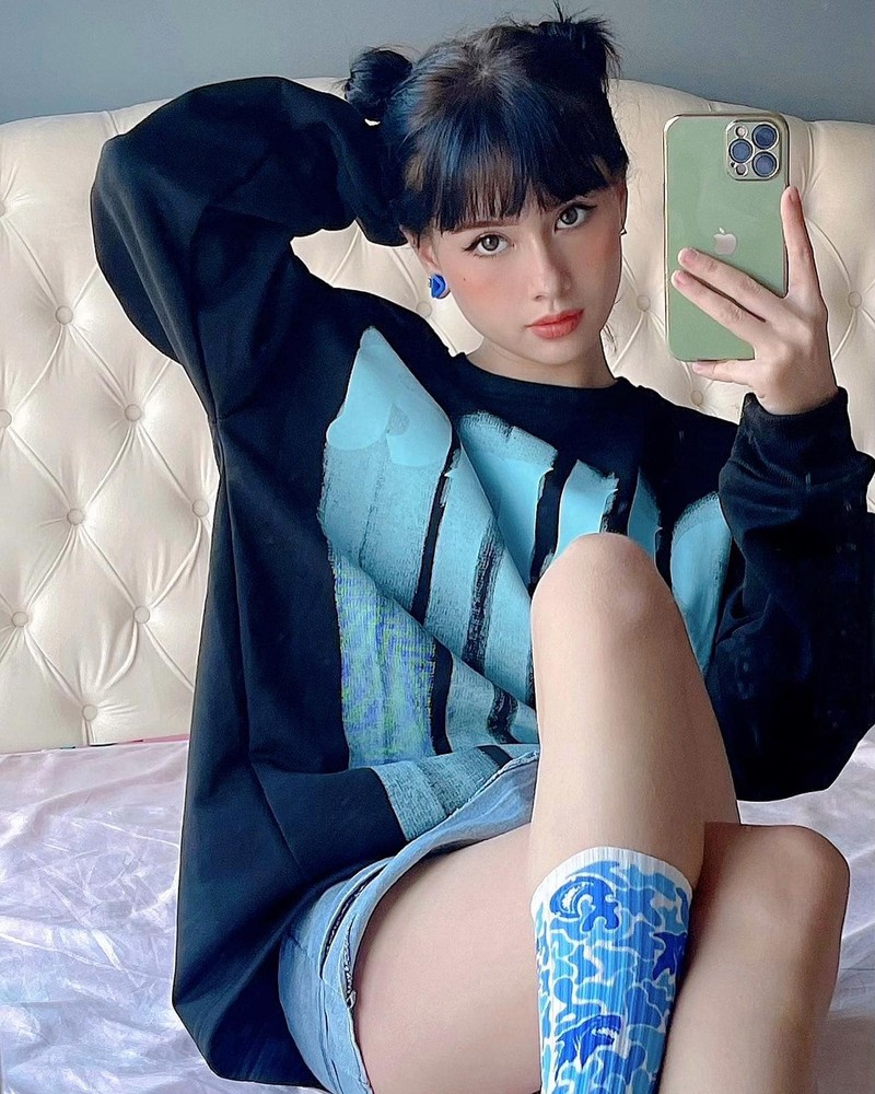 Hot Girl Lai Tây Xinh Như Búp Bê Có Gu Thời Trang Cực Nghệ
