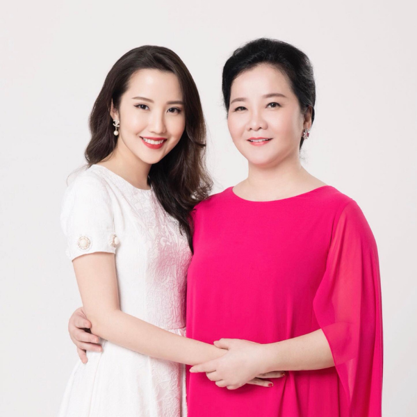 Nu beauty blogger noi tieng xinh dep, co xuat than khung goi ten ai?-Hinh-7