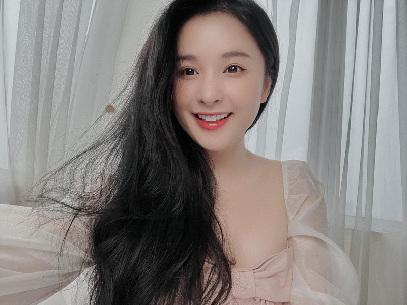 Nu streamer nguoi Tay choi lon voi loat hinh xam dau doi-Hinh-12