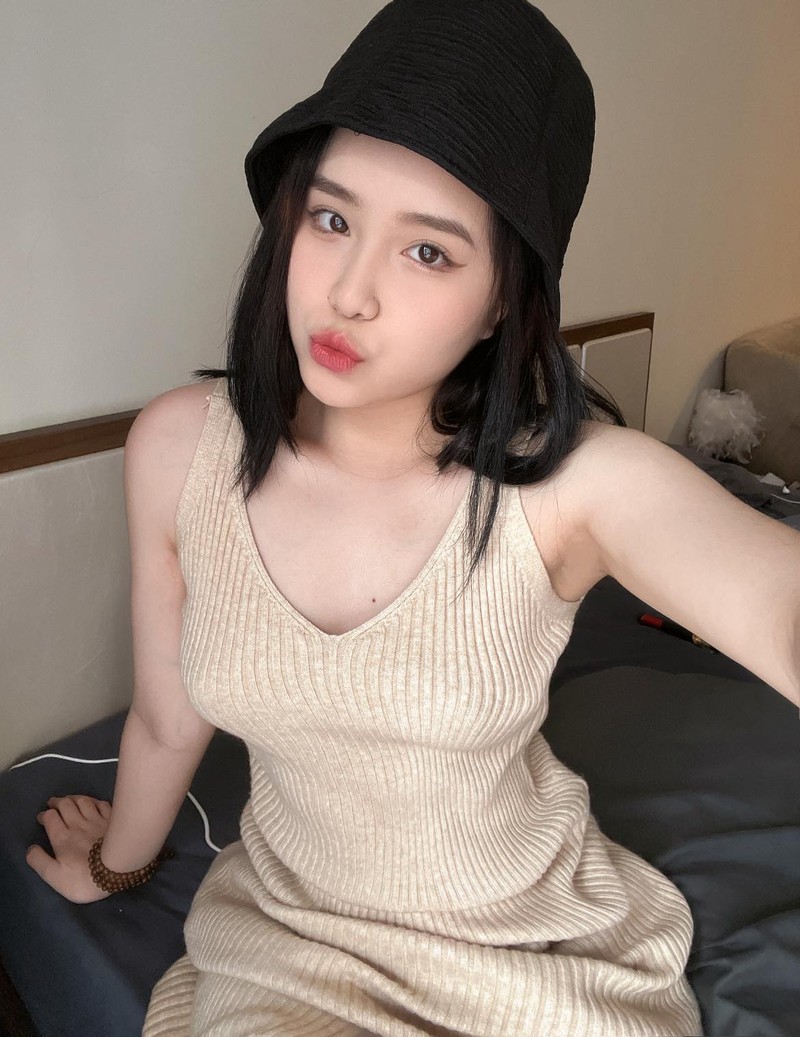 Hot girl co nu cuoi toa nang tung “gay bao” MXH gio ra sao?-Hinh-4