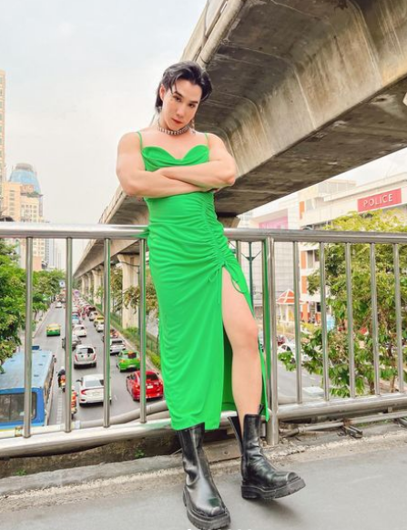 Trending now: Fashionista “6 mui” dien do nu dau tranh cho gioi LGBT-Hinh-6