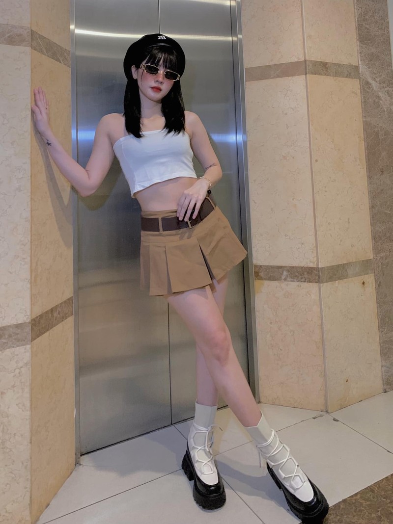 Ban gai cu Hoang ViruSs khoe body goi cam voi vong eo con kien-Hinh-5