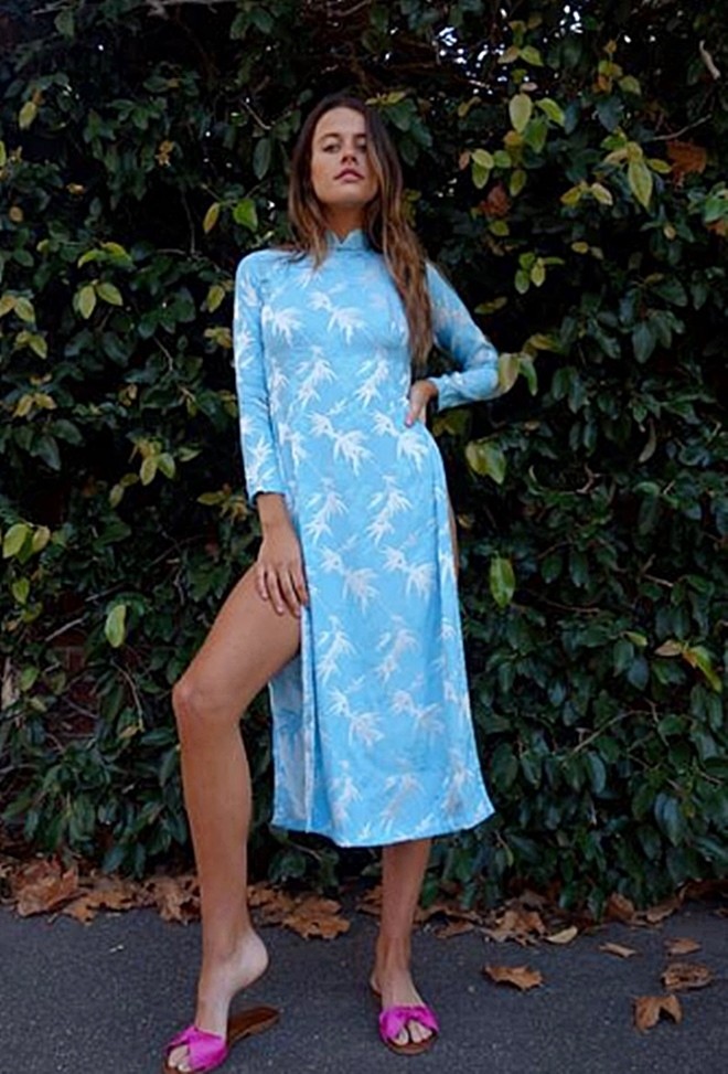 Nu du khach mac ao dai phan cam o Hoi An gay buc xuc-Hinh-11