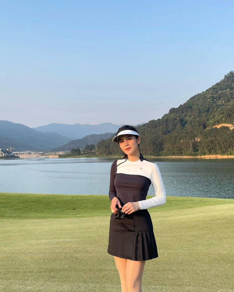 Nu MC “di nham san golf” lo khoanh khac tinh tu ben ong xa-Hinh-11