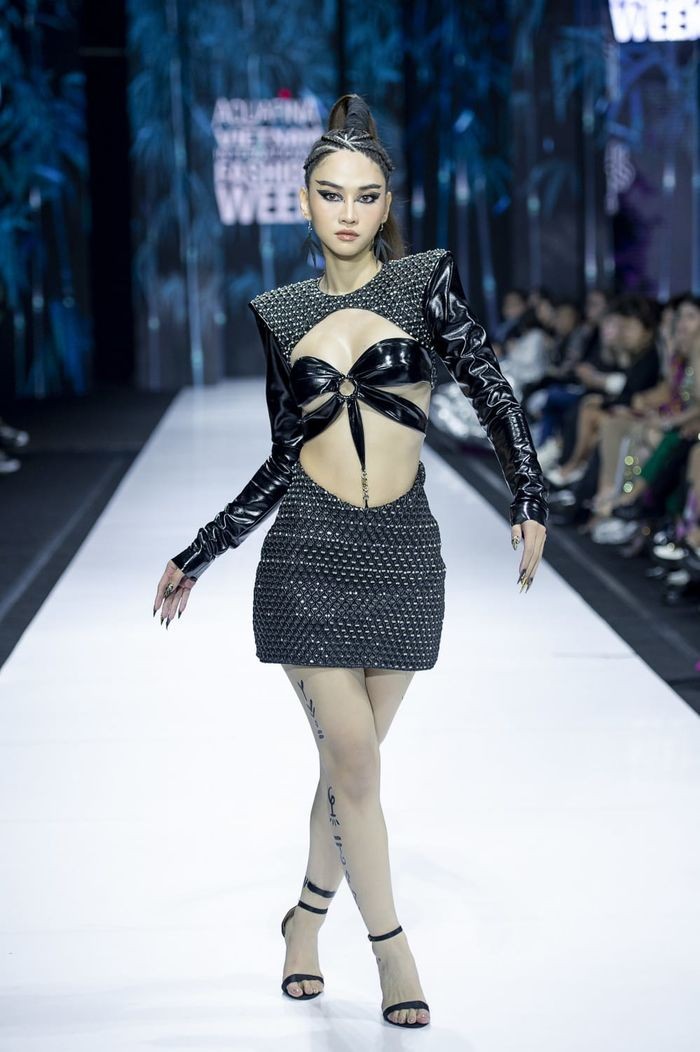 Le Bong tham du Thailand Fashion Week 2022, netizen kich liet phan doi-Hinh-4