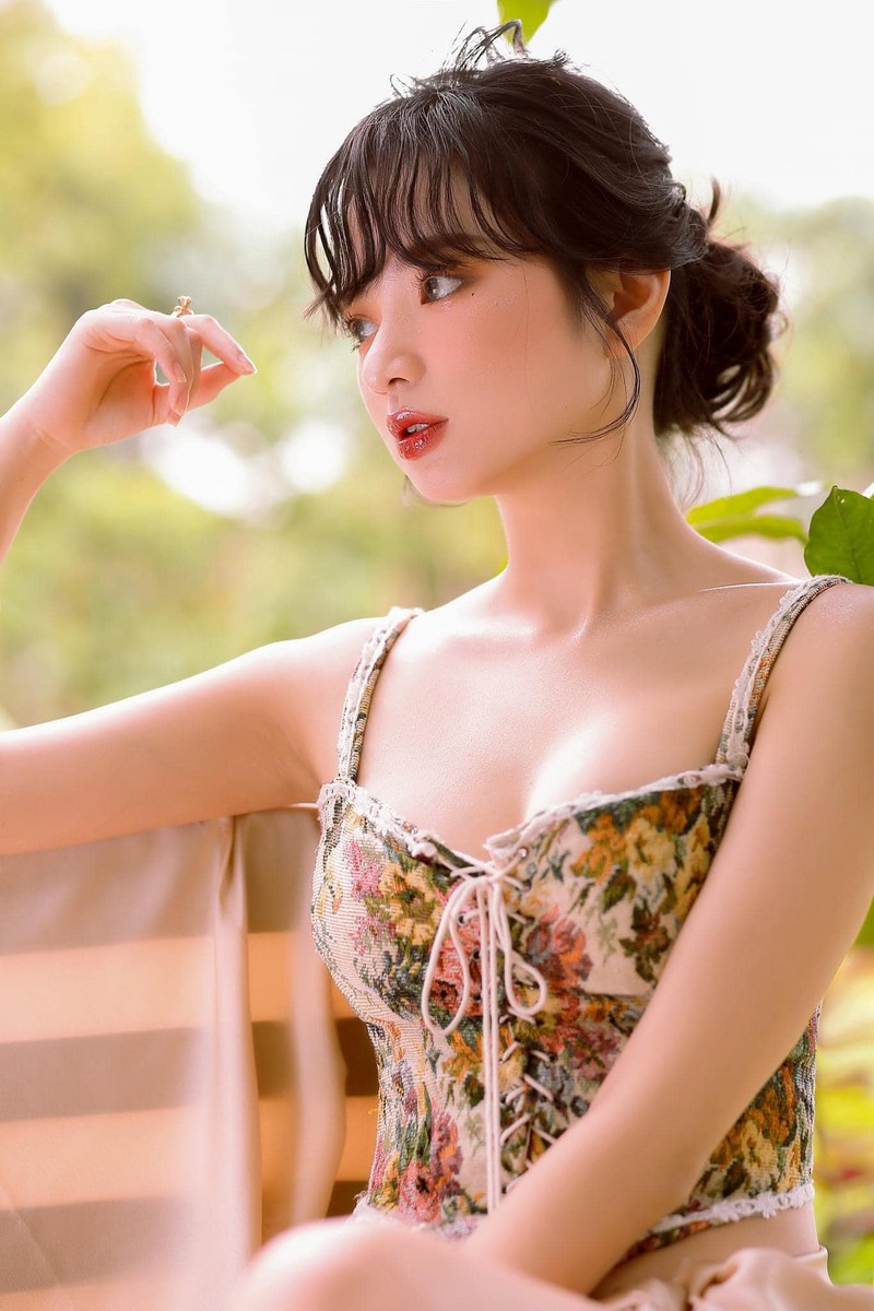 Hot girl goc Hai Phong tung lo anh nong gio ra sao?-Hinh-5