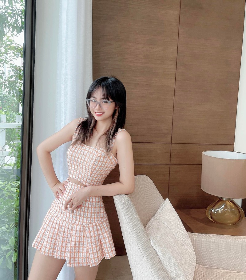 Khoe anh an hoi, hot girl lang Esports chung minh sac voc noi troi-Hinh-6