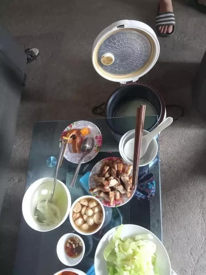 “Cuoi ra nuoc mat” bua an gia dinh khi quen bat nut noi com-Hinh-2