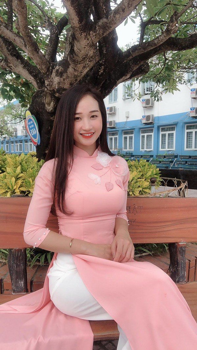 Co giao hot girl tung noi tieng sau chup anh CCCD gio ra sao?-Hinh-3