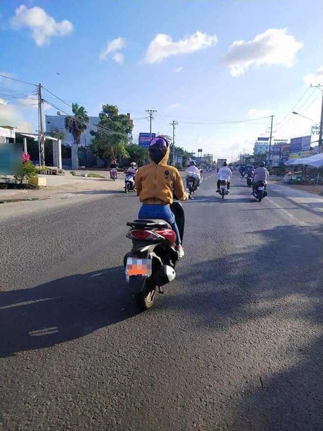 1001 kieu thoi trang chong nang “ba dao” cua hoi chi em-Hinh-2