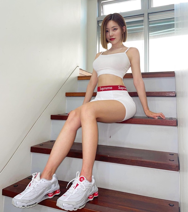 Hot girl DJ tung den Viet Nam mac kin van duoc khen het loi-Hinh-9