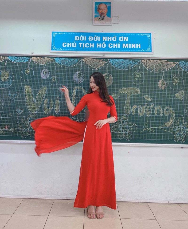 Dien ao dai ngay khai giang, co giao tieu hoc duoc khen het loi-Hinh-5