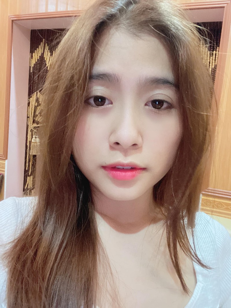 Sau 2 tuan dinh phot “va mieng”, nu streamer Milona co dong thai moi-Hinh-4