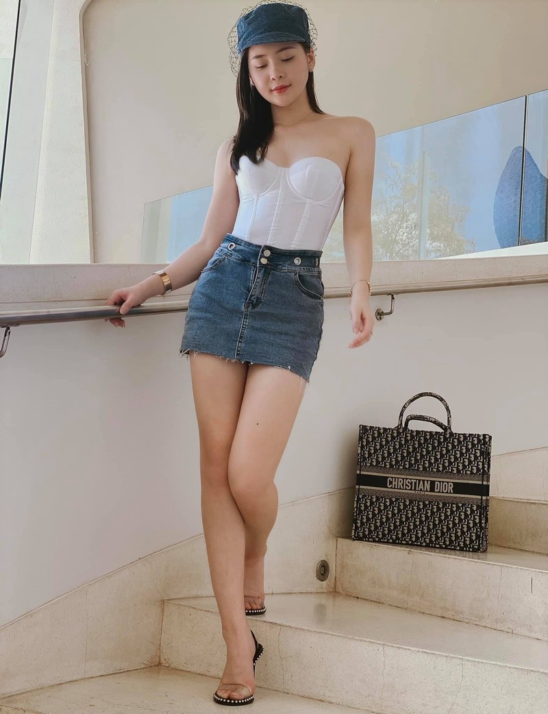 Hot girl Da Nang dien do tram trieu tao dang o bien-Hinh-12