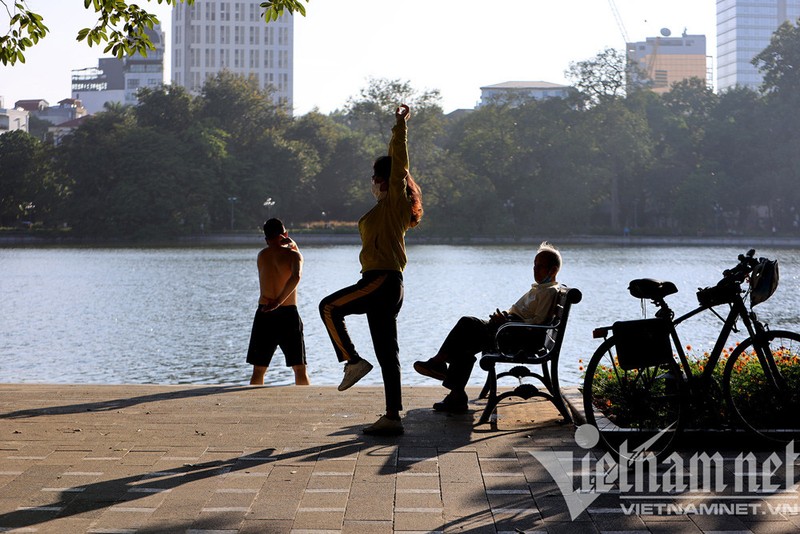 Du bao thoi tiet 12/9: Ha Noi nang hanh hao