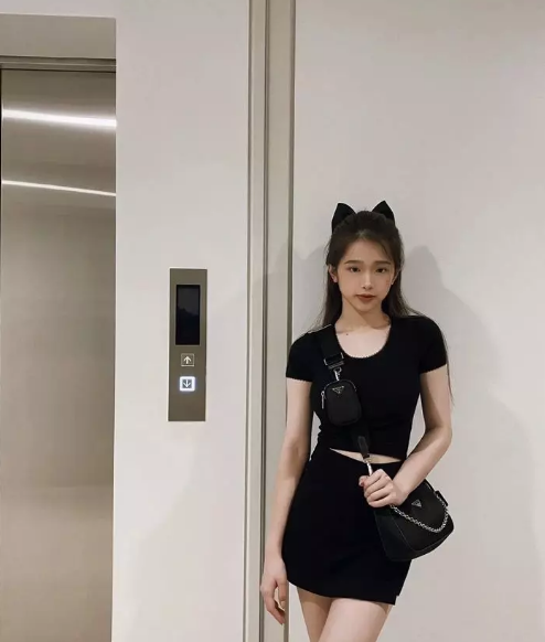 Hot girl Linh Ka va nhung lan vung tien mua do hieu-Hinh-12