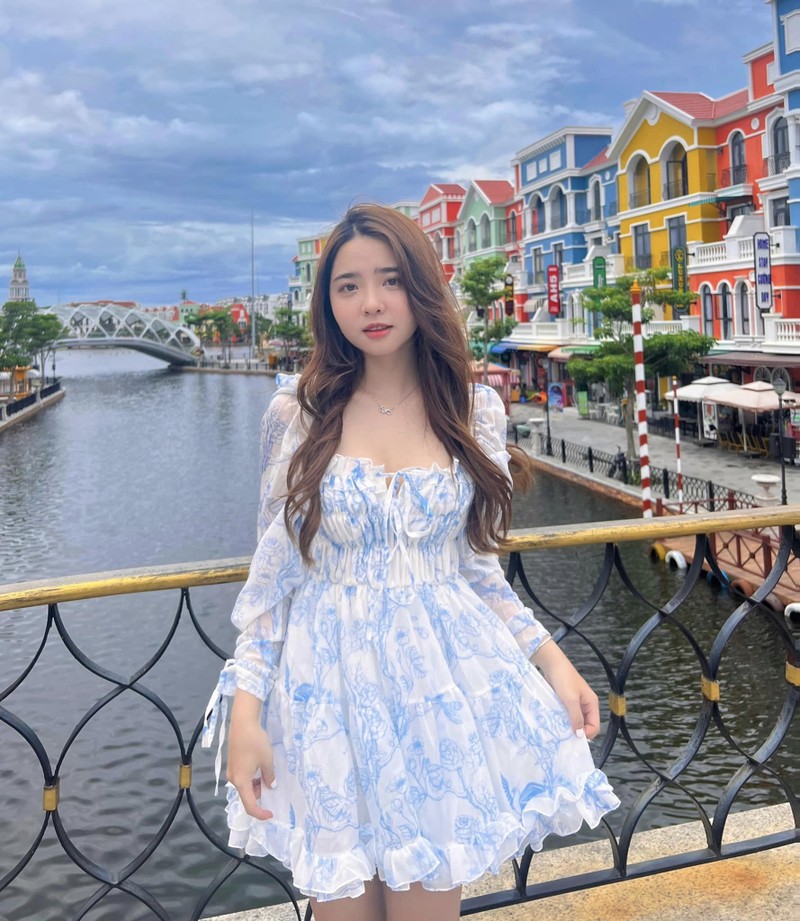 Khong can ho bao, hot girl TikTok van hut trieu follow-Hinh-4