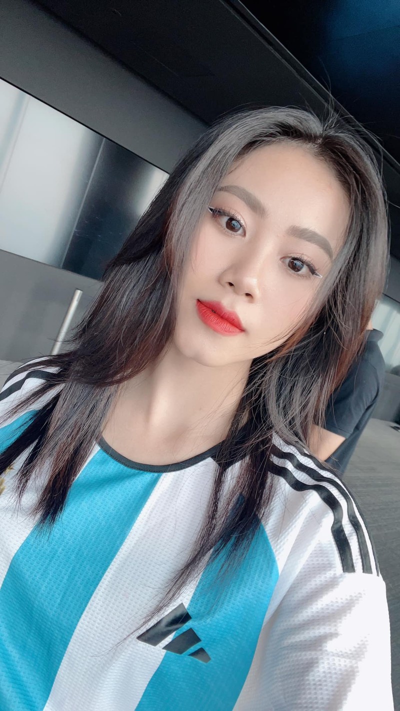 Hot girl Nong cung World Cup 2022 dai dien DT Argentina la ai?-Hinh-8