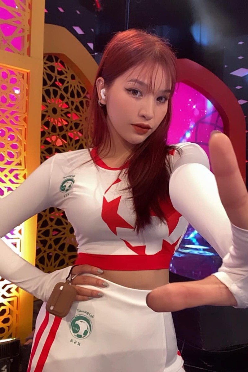 Hot girl Nong cung World Cup dai dien A Rap Xe Ut la ai?-Hinh-5