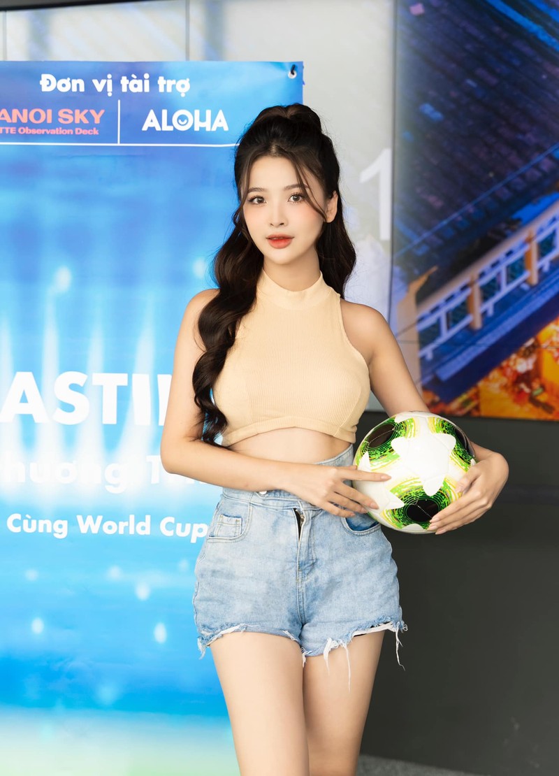 Nhan sac hot girl dai dien cho Croatia tai Nong cung World Cup 2022-Hinh-11