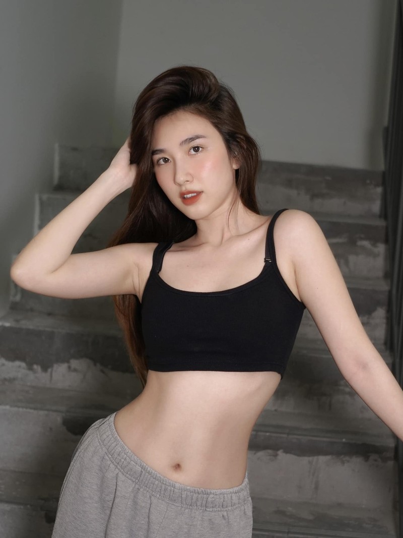 Hot girl Viet duoc bao Trung khen “cang mong” gio ra sao?-Hinh-5